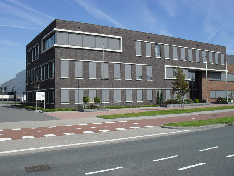 Bedrijfsgebouw Maasdijk
